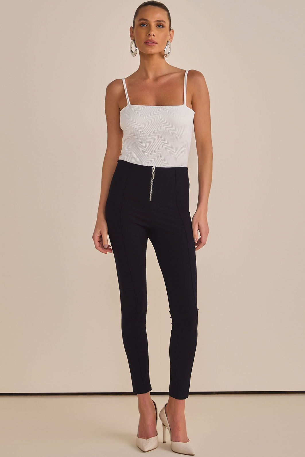 Blusa de alça em malha texture 88998 Linzzi Blusa de alça em malha texture 88998 Linzzi