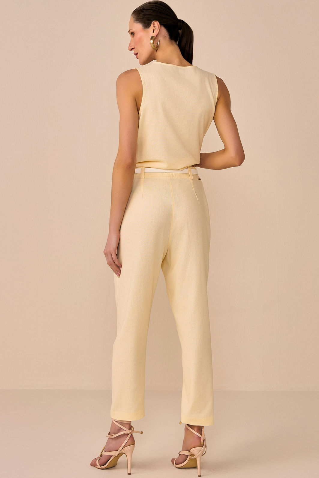 Blusa sem mangas em blend de linho 95631 Linzzi Blusa sem mangas em blend de linho 95631 Linzzi