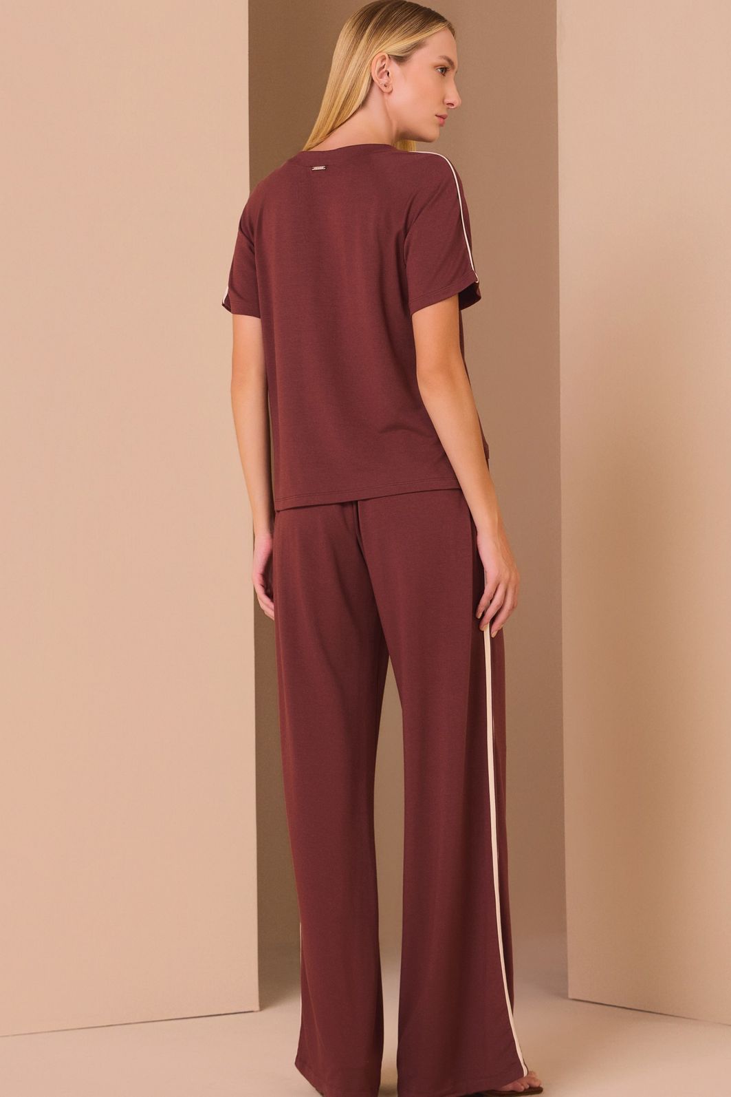Calça reta em malha de viscose premium 97879 Linzzi Calça reta em malha de viscose premium 97879 Linzzi