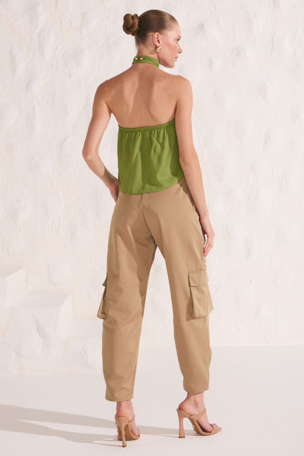 Calça slouchy em estilo alfaiataria 86950 Linzzi Calça slouchy em estilo alfaiataria 86950 Linzzi