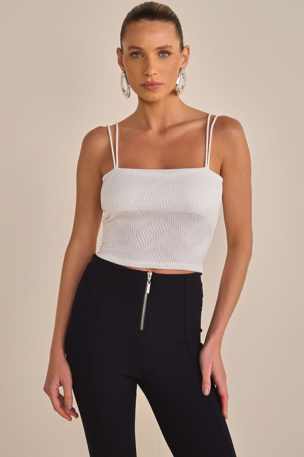 Blusa de alça em malha texture 88998 Linzzi Blusa de alça em malha texture 88998 Linzzi