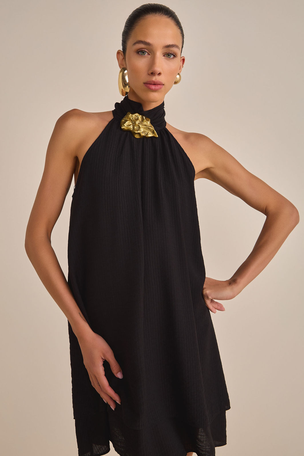 Vestido frente única em chiffon jacquard listrado com cinto faixa 91900 Linzzi