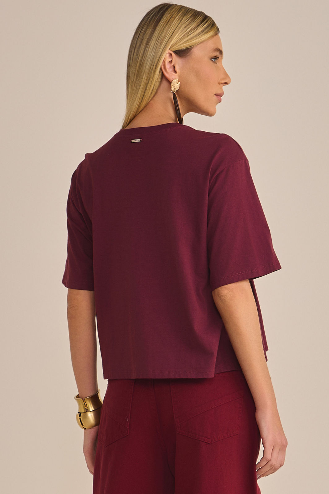 Blusa assimétrica em meia malha 90243 Linzzi Blusa assimétrica em meia malha 90243 Linzzi