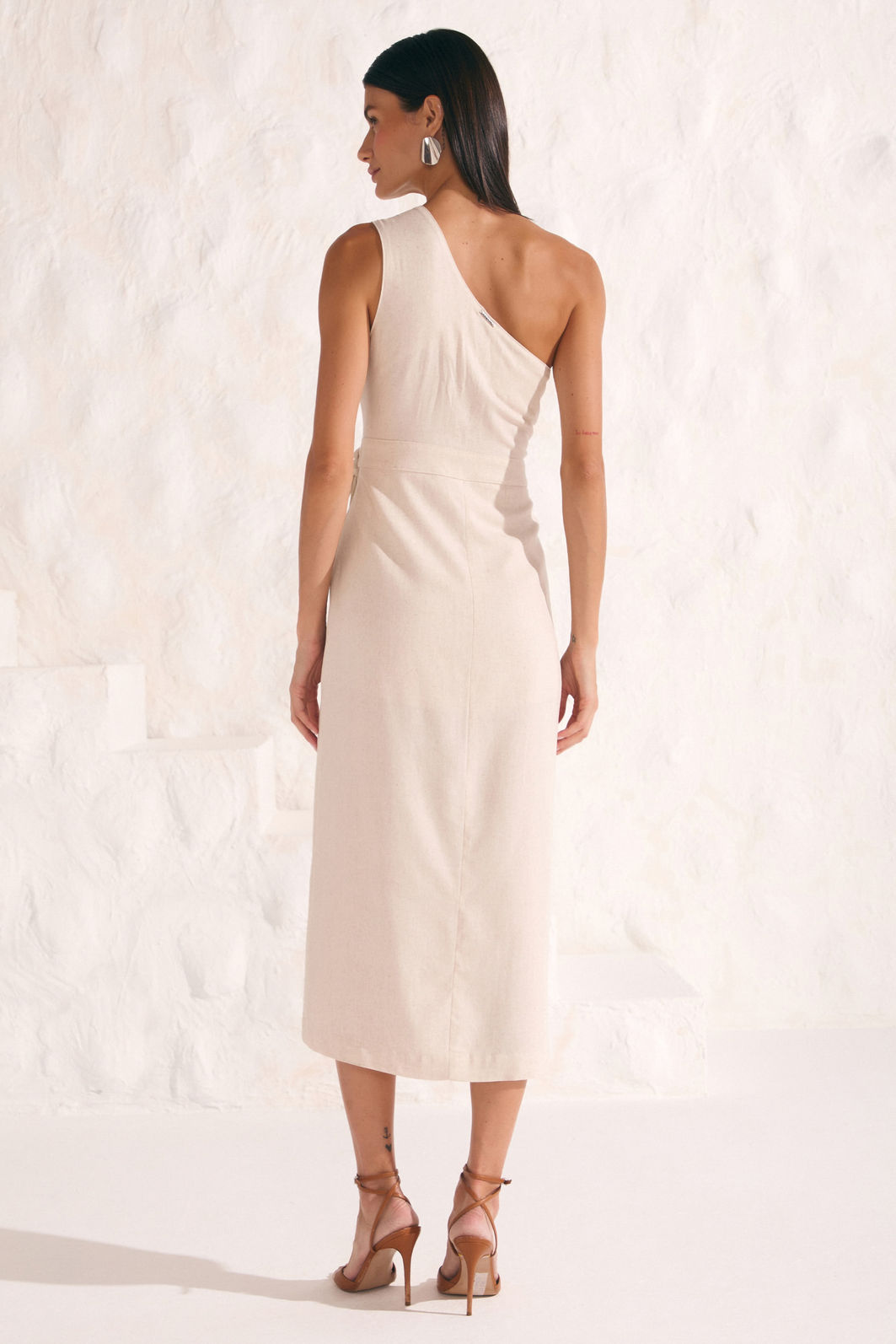 Vestido midi assimétrico em blend de linho 87143 Linzzi Vestido midi assimétrico em blend de linho 87143 Linzzi