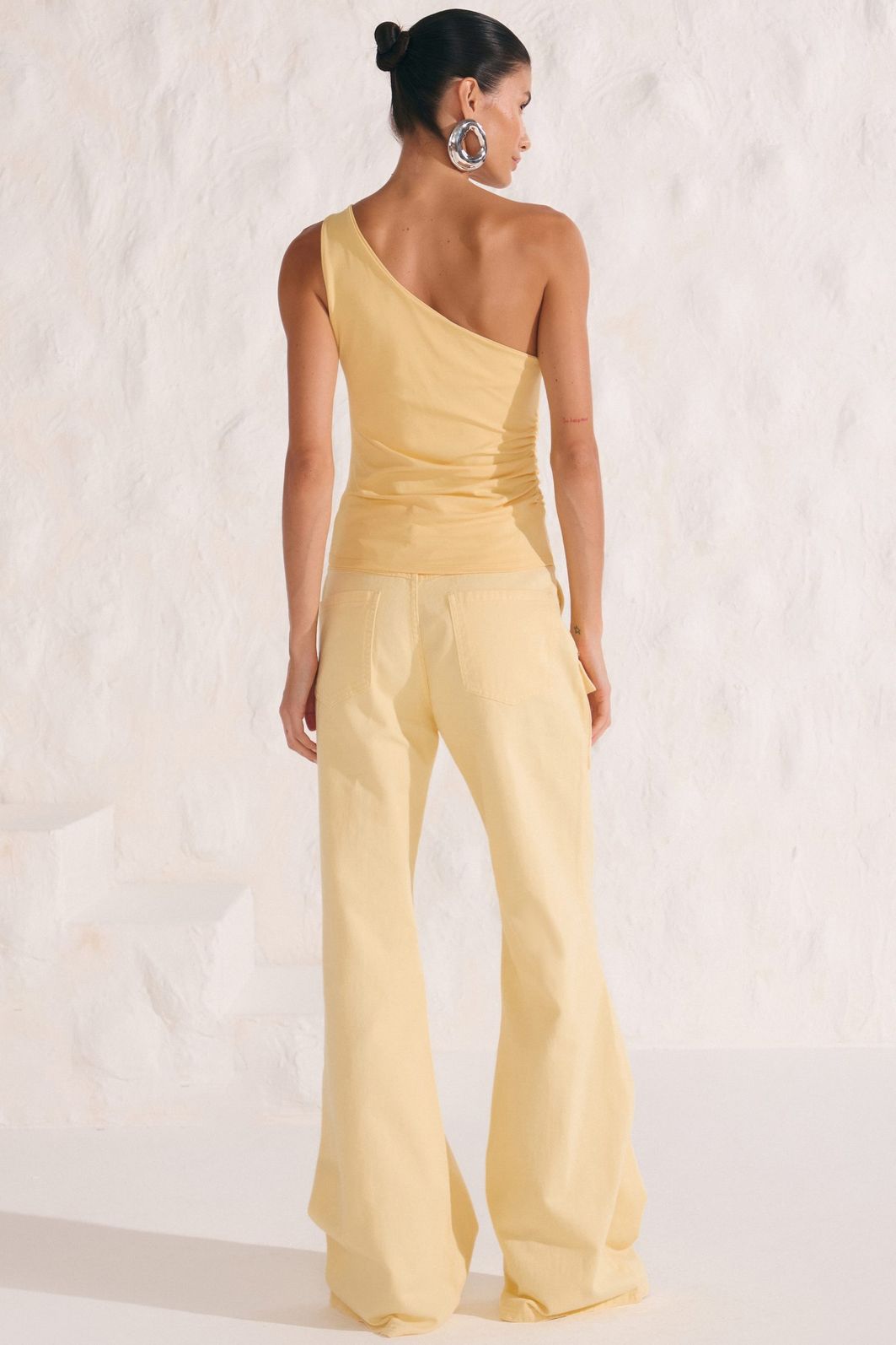 Calça wide leg cintura alta em sarja 86565 Linzzi Calça wide leg cintura alta em sarja 86565 Linzzi