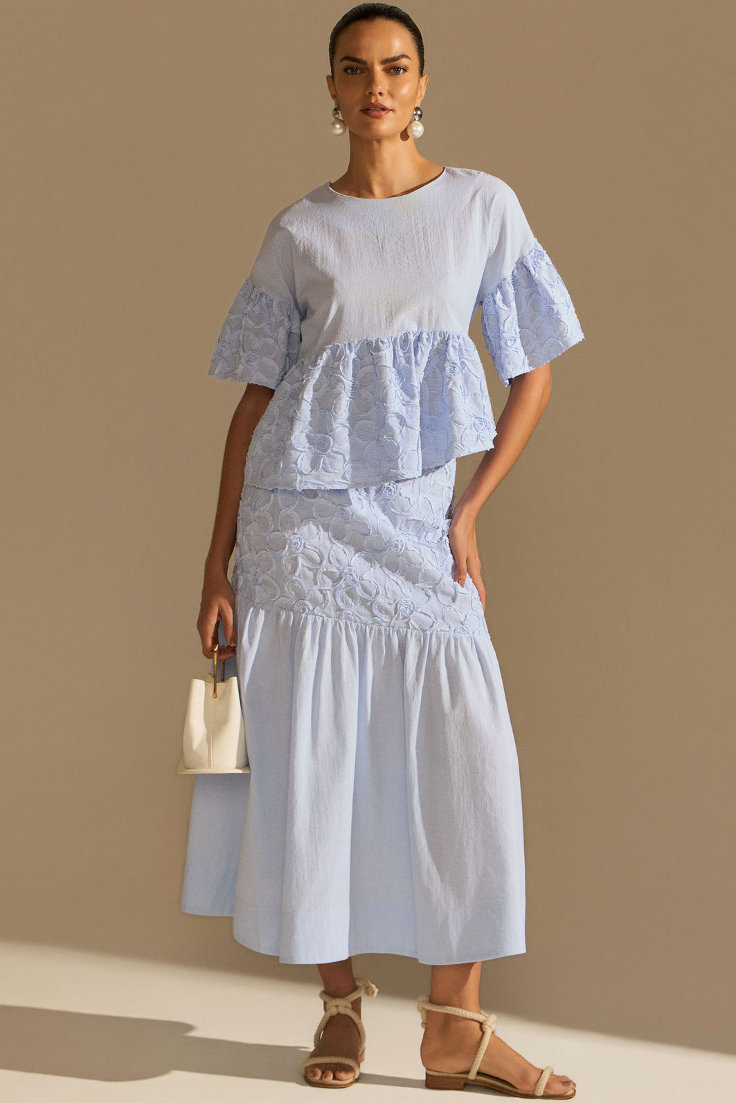 Saia midi em tricoline premium bordada 97313 Linzzi Saia midi em tricoline premium bordada 97313 Linzzi
