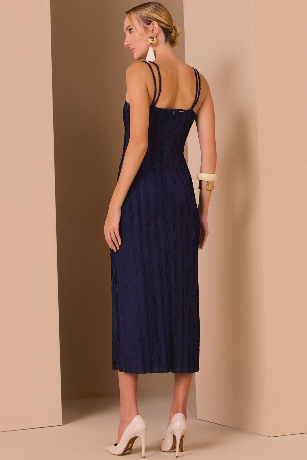 Vestido maxi midi em malha texturizada com elastano 97876 Linzzi Vestido maxi midi em malha texturizada com elastano 97876 Linzzi