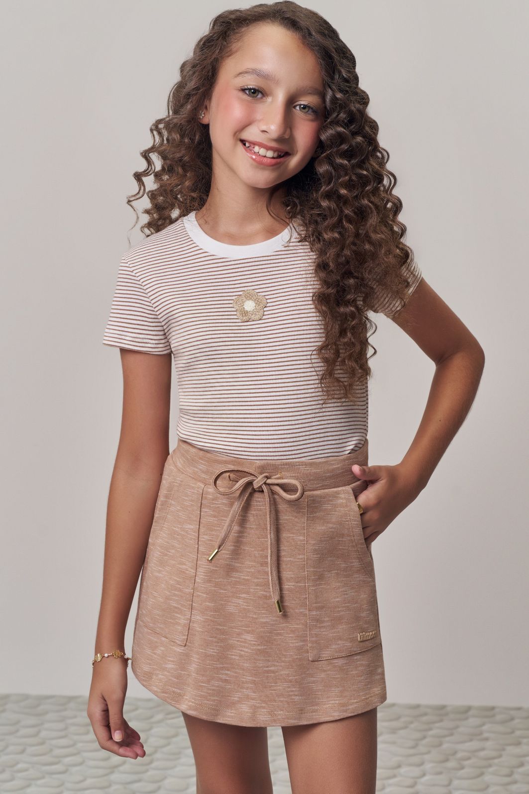 Conjunto de blusa em canelado listrado e short saia em malha mesclada 98671 Lilimoon Teen Menina Conjunto de blusa em canelado listrado e short saia em malha mesclada 98671 Lilimoon Teen Menina