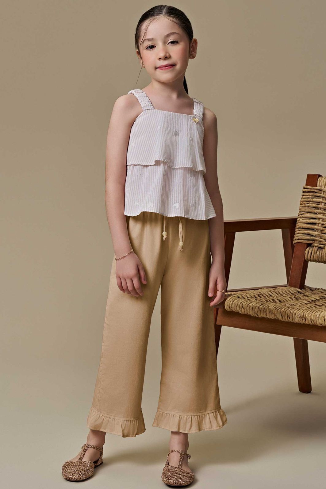 Conjunto de bata em tricoline bordado e calça mariner em sarja com elastano 97090 Infanti Infantil Menina Conjunto de bata em tricoline bordado e calça mariner em sarja com elastano 97090 Infanti Infantil Menina