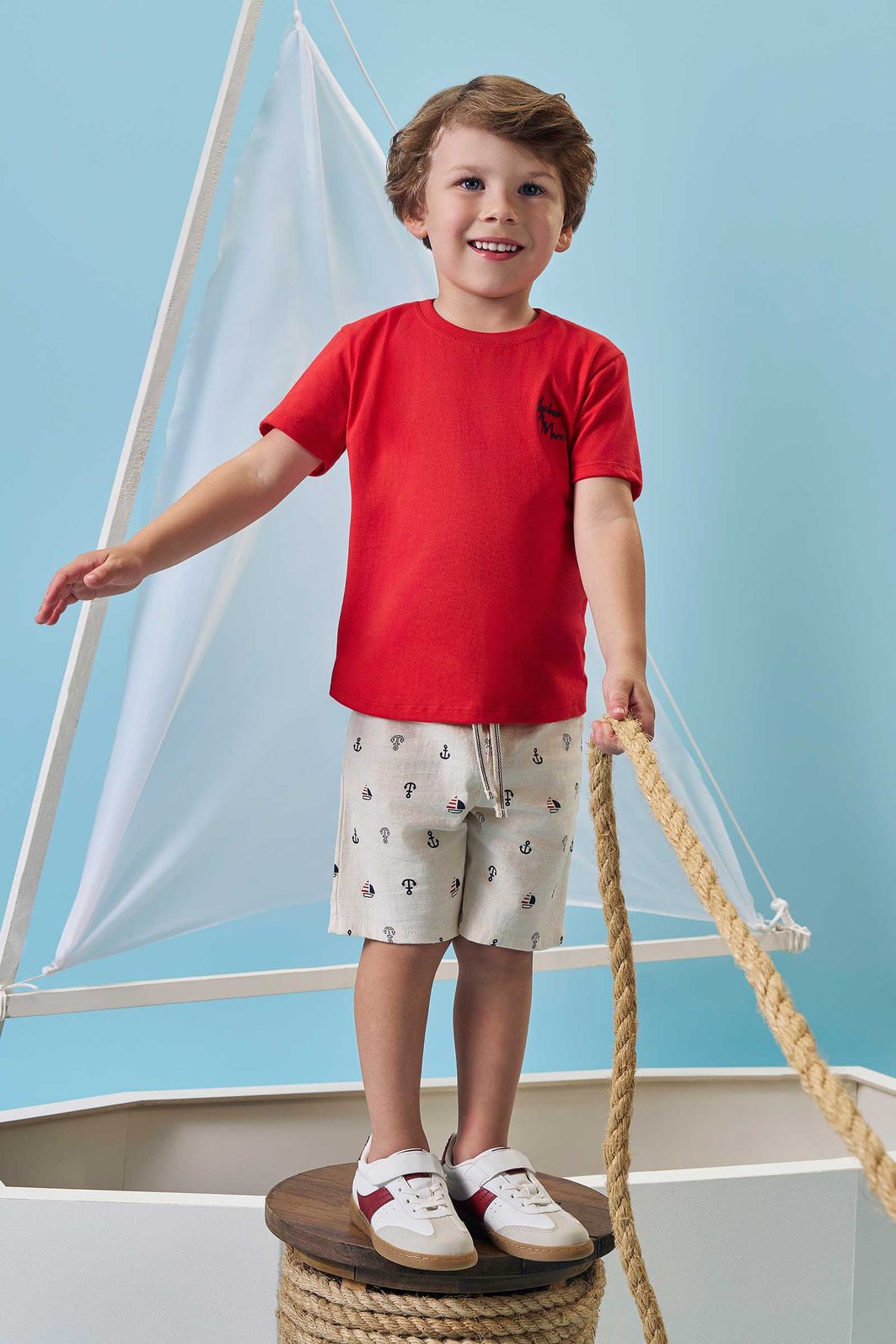 Conjunto de camiseta em meia malha e bermuda em linho santorine com elastano 95451 LucBoo Infantil Menino Conjunto de camiseta em meia malha e bermuda em linho santorine com elastano 95451 LucBoo Infantil Menino
