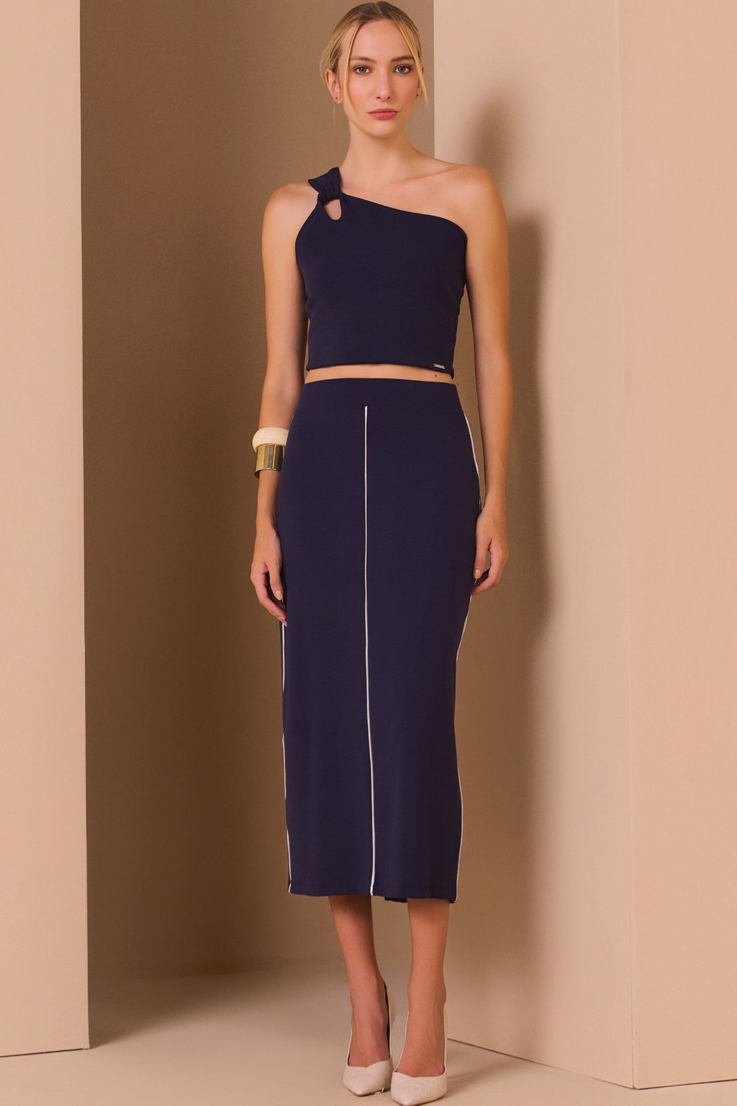 Blusa assimétrica em ribana premium canelada 97744 Linzzi Blusa assimétrica em ribana premium canelada 97744 Linzzi