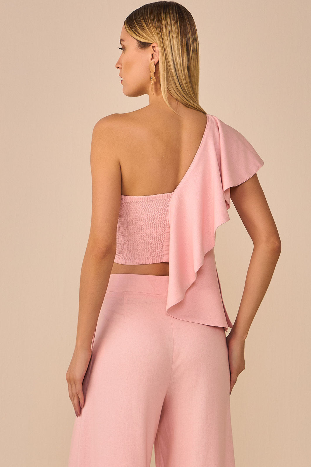 Blusa assimétrica em blend de linho e viscose 95844 Linzzi Blusa assimétrica em blend de linho e viscose 95844 Linzzi