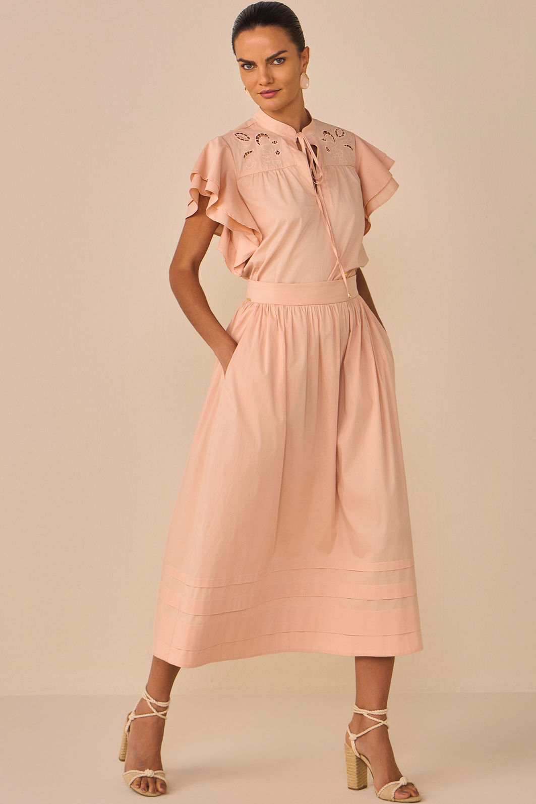 Saia maxi midi em tricoline premium com elastano. Acompanha shorts forro em malha 95286 Linzzi Saia maxi midi em tricoline premium com elastano. Acompanha shorts forro em malha 95286 Linzzi