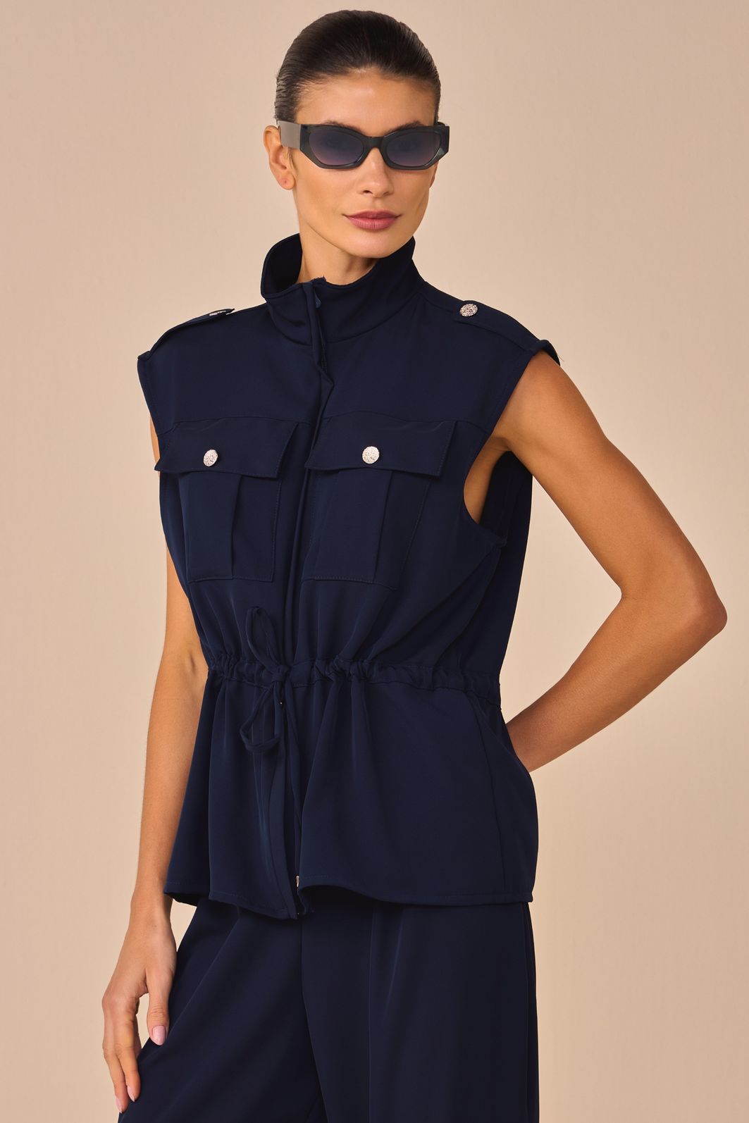 Camisa sem mangas em crepe alfaiataria 94734 Linzzi Camisa sem mangas em crepe alfaiataria 94734 Linzzi