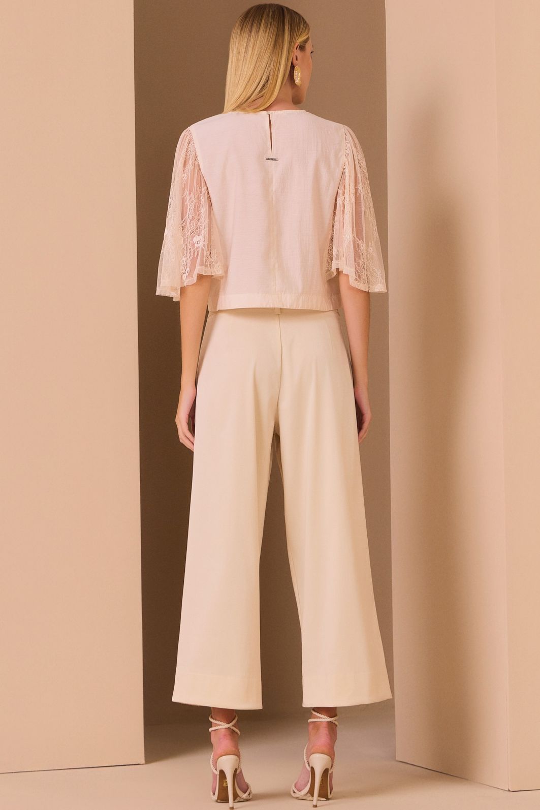 Blusa em crepe de viscose rayon 98627 Linzzi Blusa em crepe de viscose rayon 98627 Linzzi