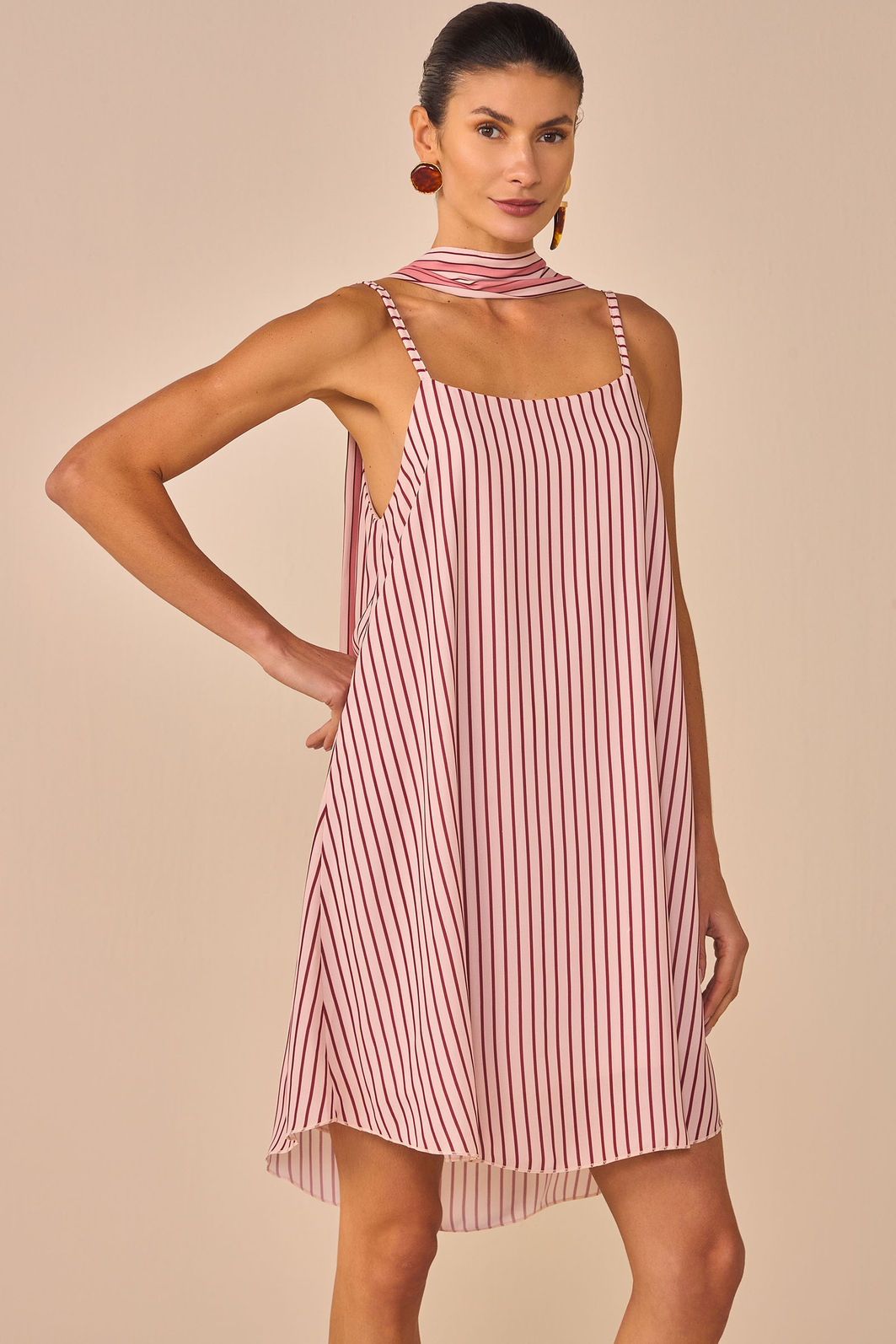 Vestido em chiffon listrado 96191 Linzzi Vestido em chiffon listrado 96191 Linzzi