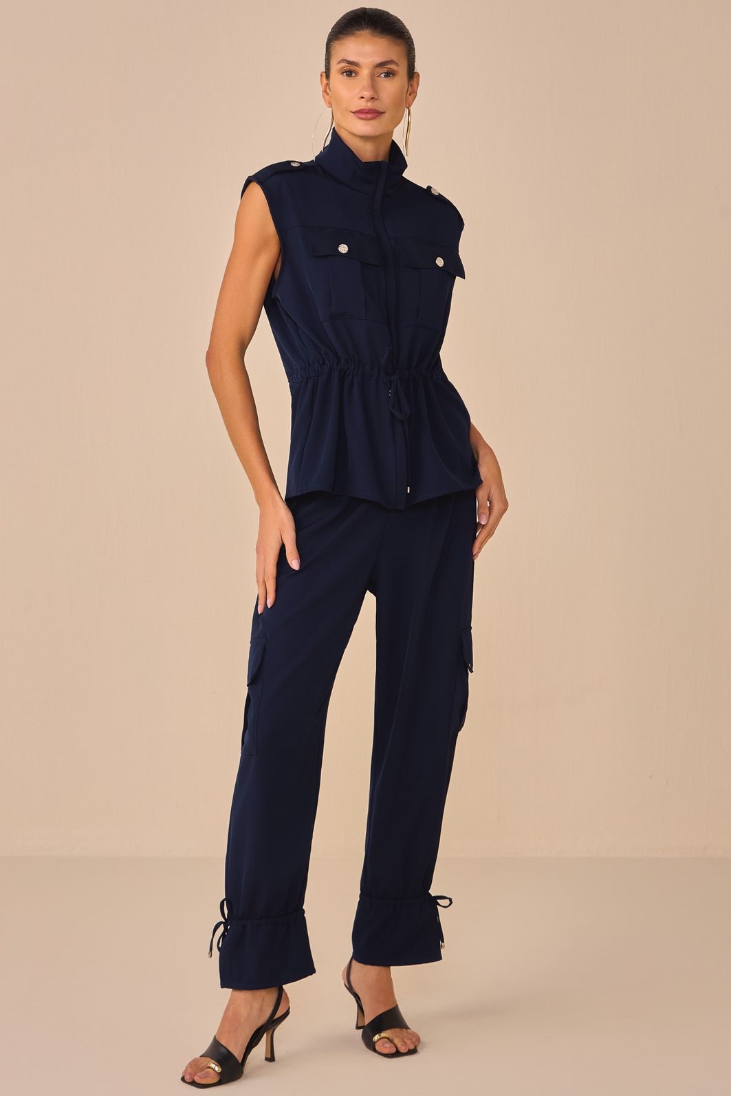 Camisa sem mangas em crepe alfaiataria 94734 Linzzi Camisa sem mangas em crepe alfaiataria 94734 Linzzi