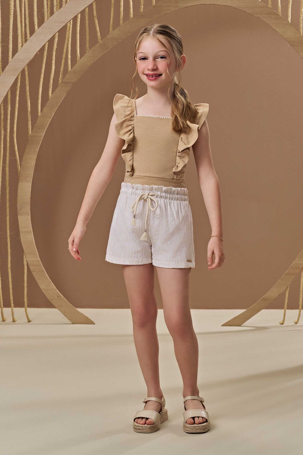 Conjunto de blusa em cotton e shorts em tecido listrado bordado 96665 Infanti Infantil Menina