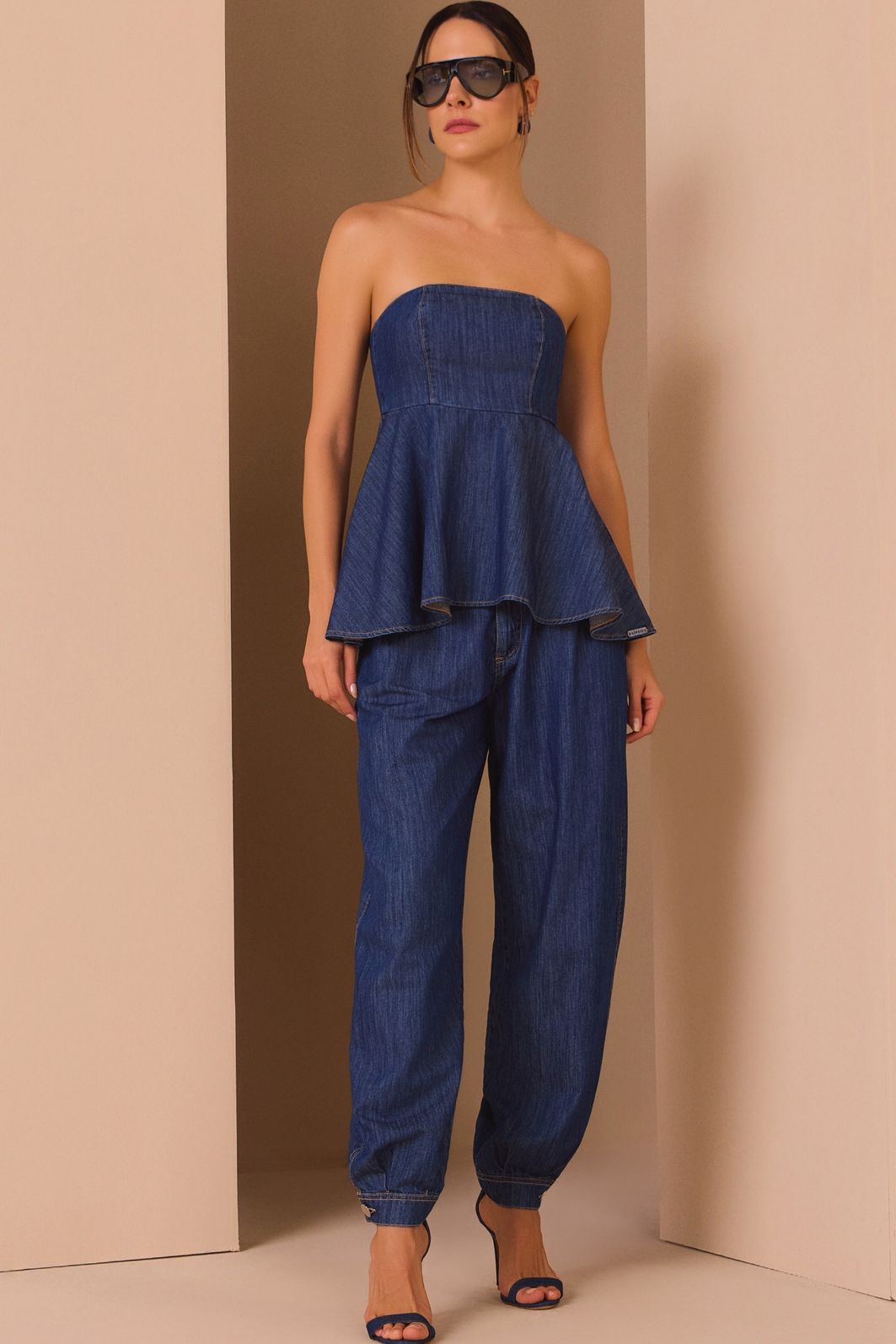 Calça slouchy em denim leve 97659 Linzzi Calça slouchy em denim leve 97659 Linzzi