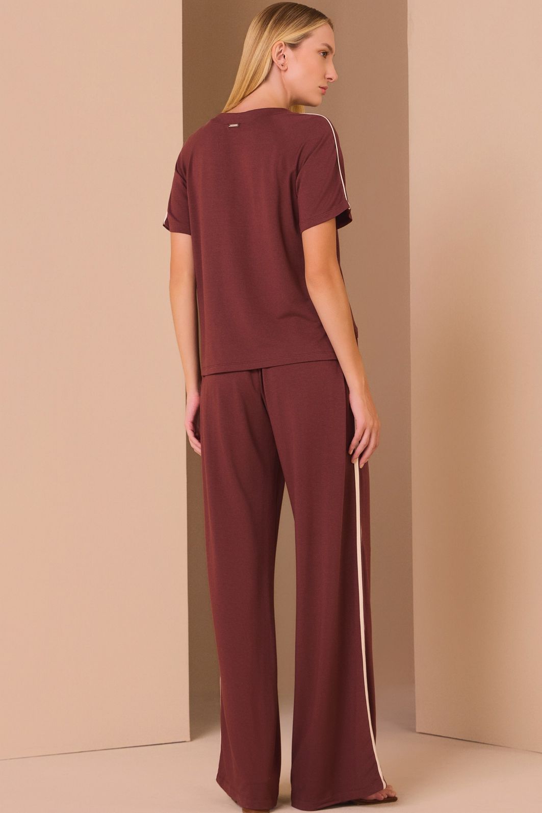 Blusa em malha de viscose premium 97877 Linzzi Blusa em malha de viscose premium 97877 Linzzi
