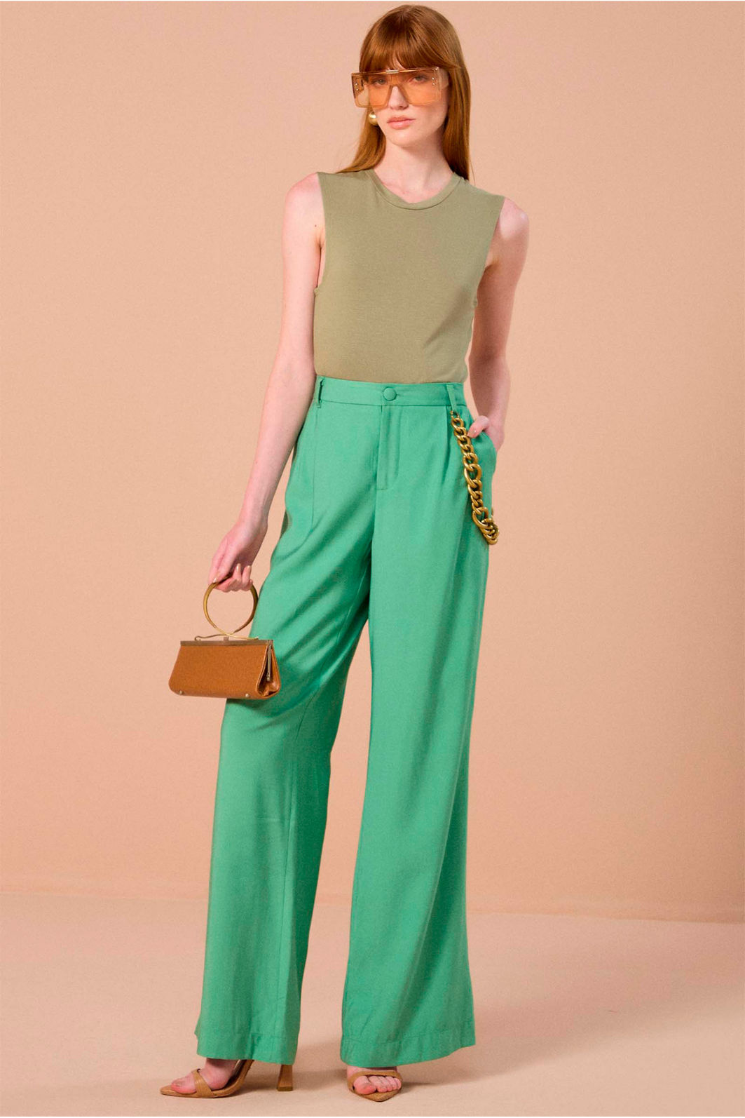 Calça wide leg em viscose estilo alfaiataria. Acompanha shorts forro 84304 Linzzi Calça wide leg em viscose estilo alfaiataria. Acompanha shorts forro 84304 Linzzi