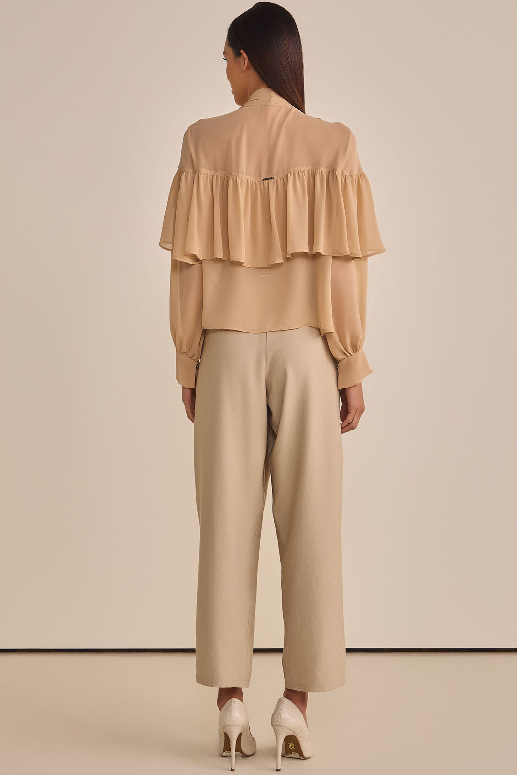 Bata manga longa em crepe silk 89853 Linzzi Bata manga longa em crepe silk 89853 Linzzi