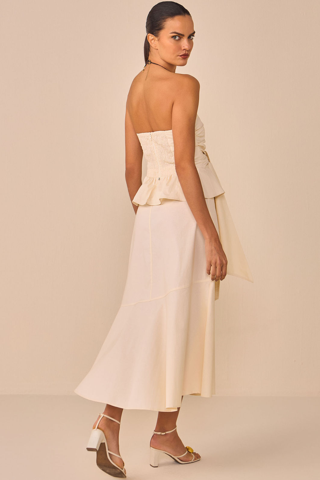 Saia maxi midi em tricoline premium com elastano. Acompanha shorts forro em malha 95629 Linzzi Saia maxi midi em tricoline premium com elastano. Acompanha shorts forro em malha 95629 Linzzi