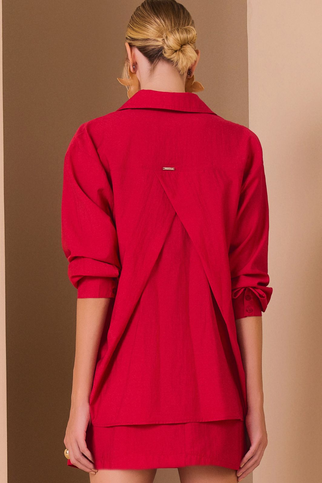 Camisa em crepe de viscose rayon 98625 Linzzi Camisa em crepe de viscose rayon 98625 Linzzi