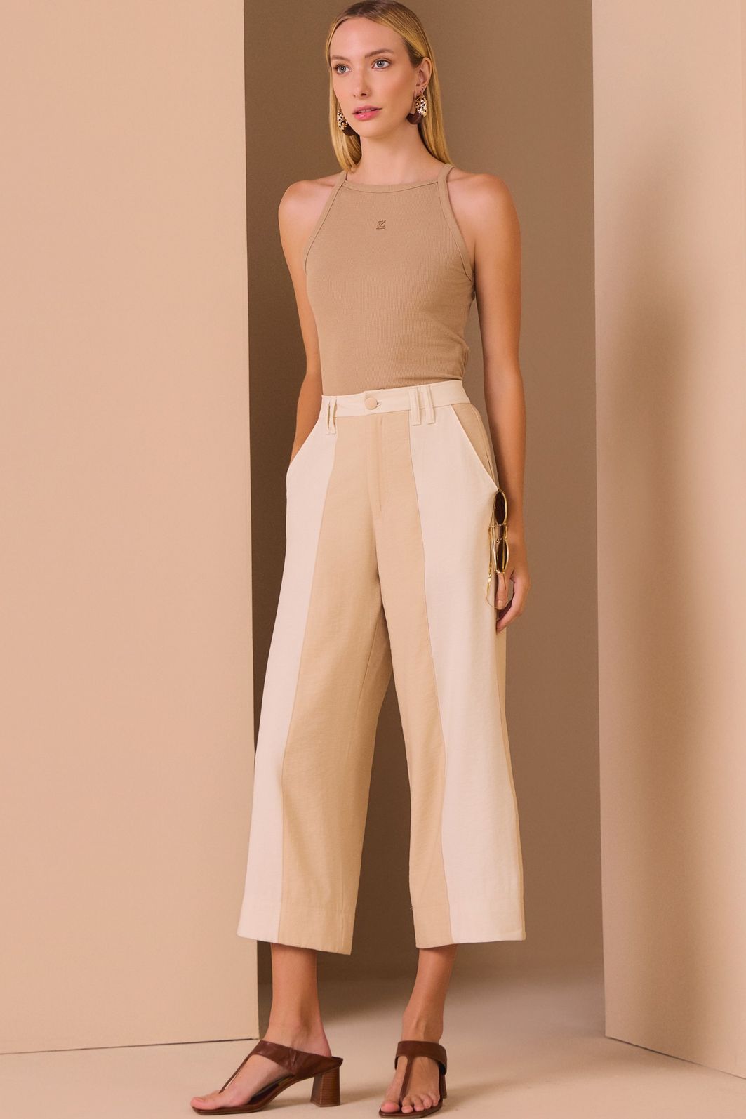 Calça maxi midi em tecido alfaiataria premium 97890 Linzzi Calça maxi midi em tecido alfaiataria premium 97890 Linzzi