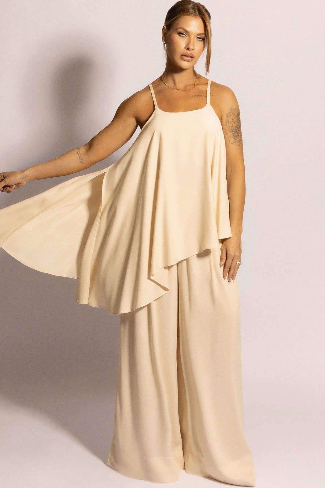 Calça pantalona em crepe 83794 Linzzi Calça pantalona em crepe 83794 Linzzi