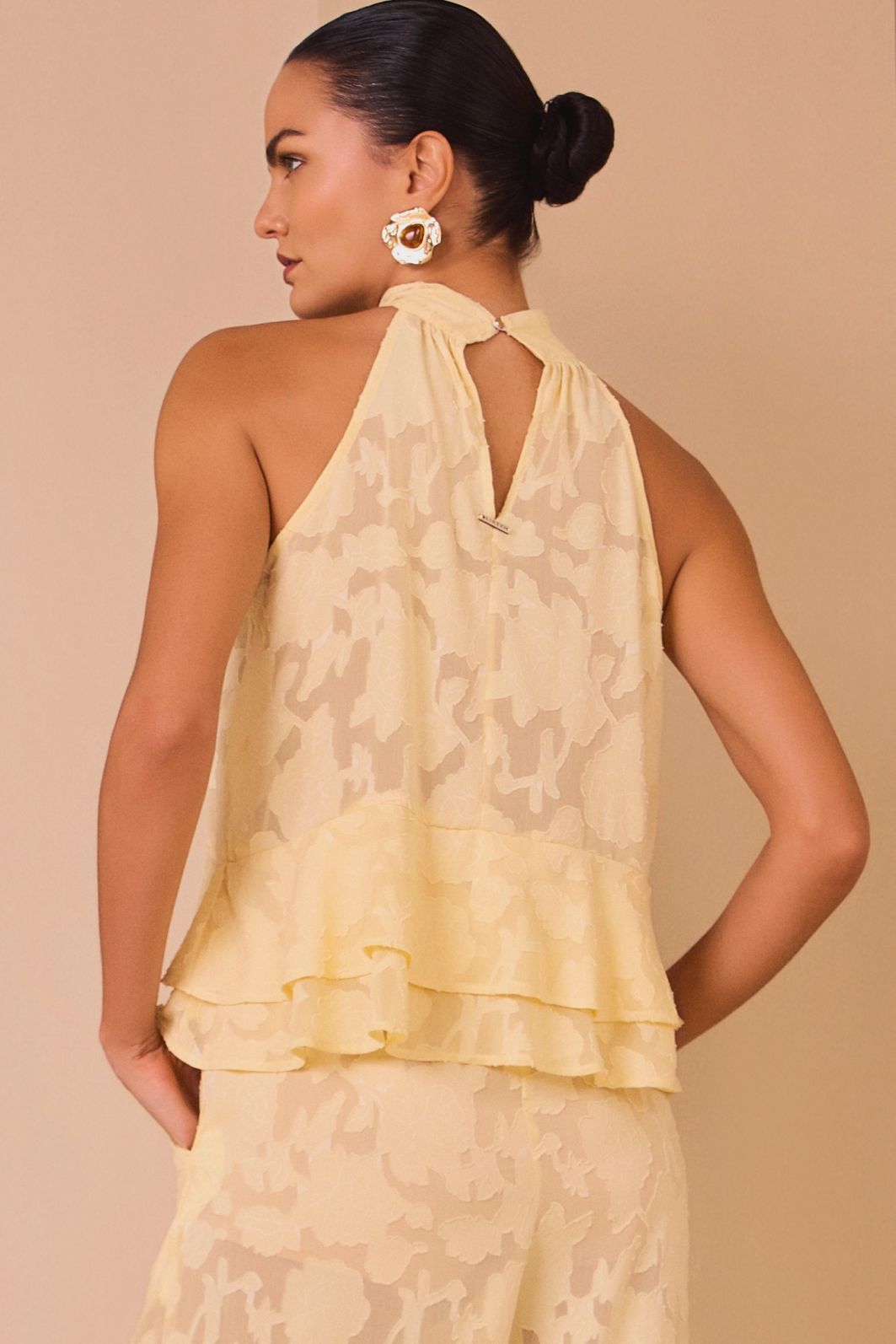 Blusa frente única em crepe de jacquard premium 98096 Linzzi Blusa frente única em crepe de jacquard premium 98096 Linzzi
