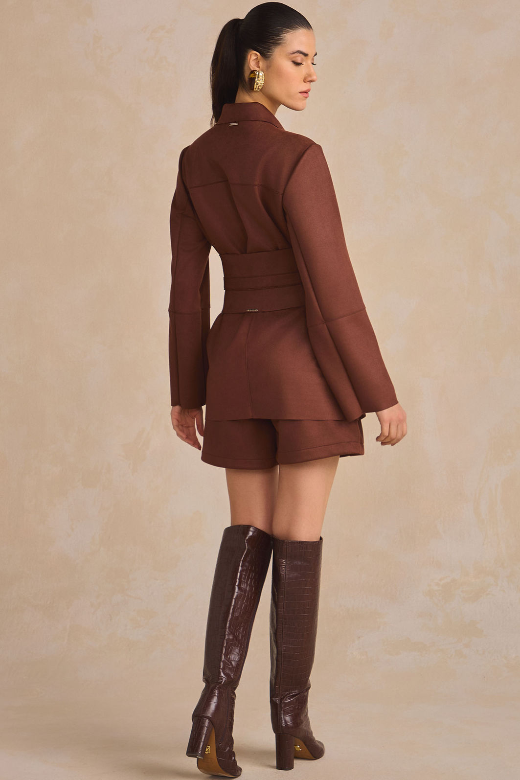 Shorts em tecido suede com trama sarjada 90527 Linzzi