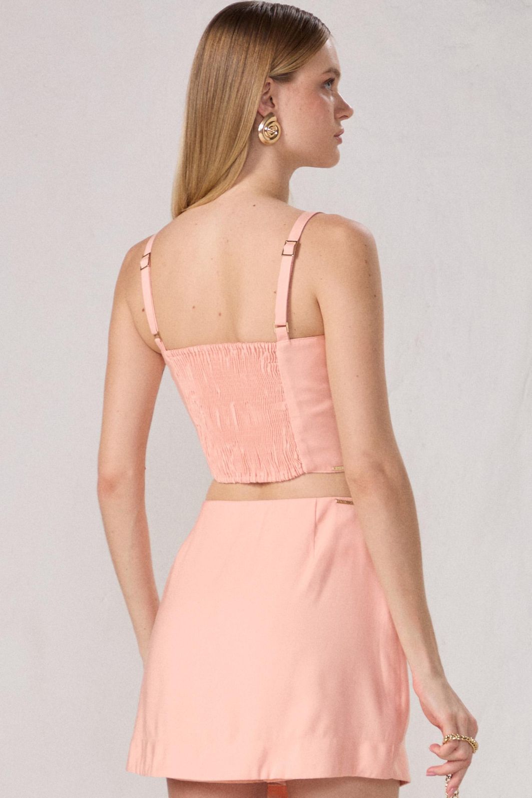 Top de alças estilo colete em blend de viscose 84400 Linzzi Top de alças estilo colete em blend de viscose 84400 Linzzi