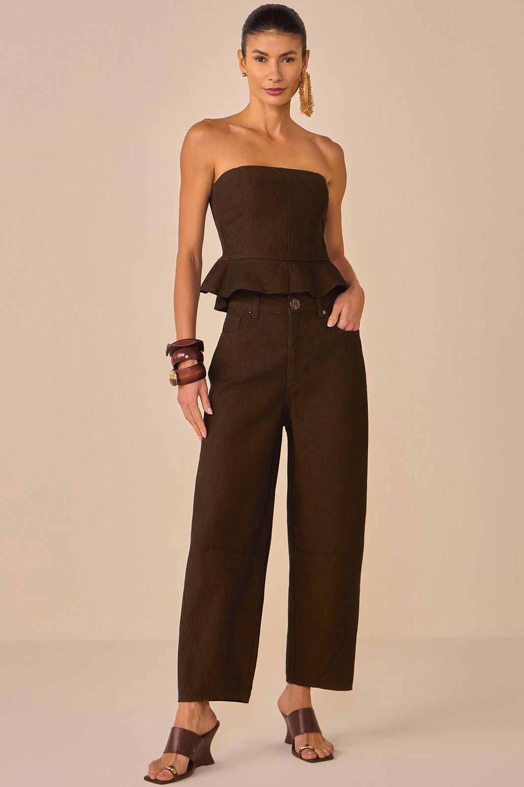 Blusa sem alça em denim premium brown 95274 Linzzi Blusa sem alça em denim premium brown 95274 Linzzi
