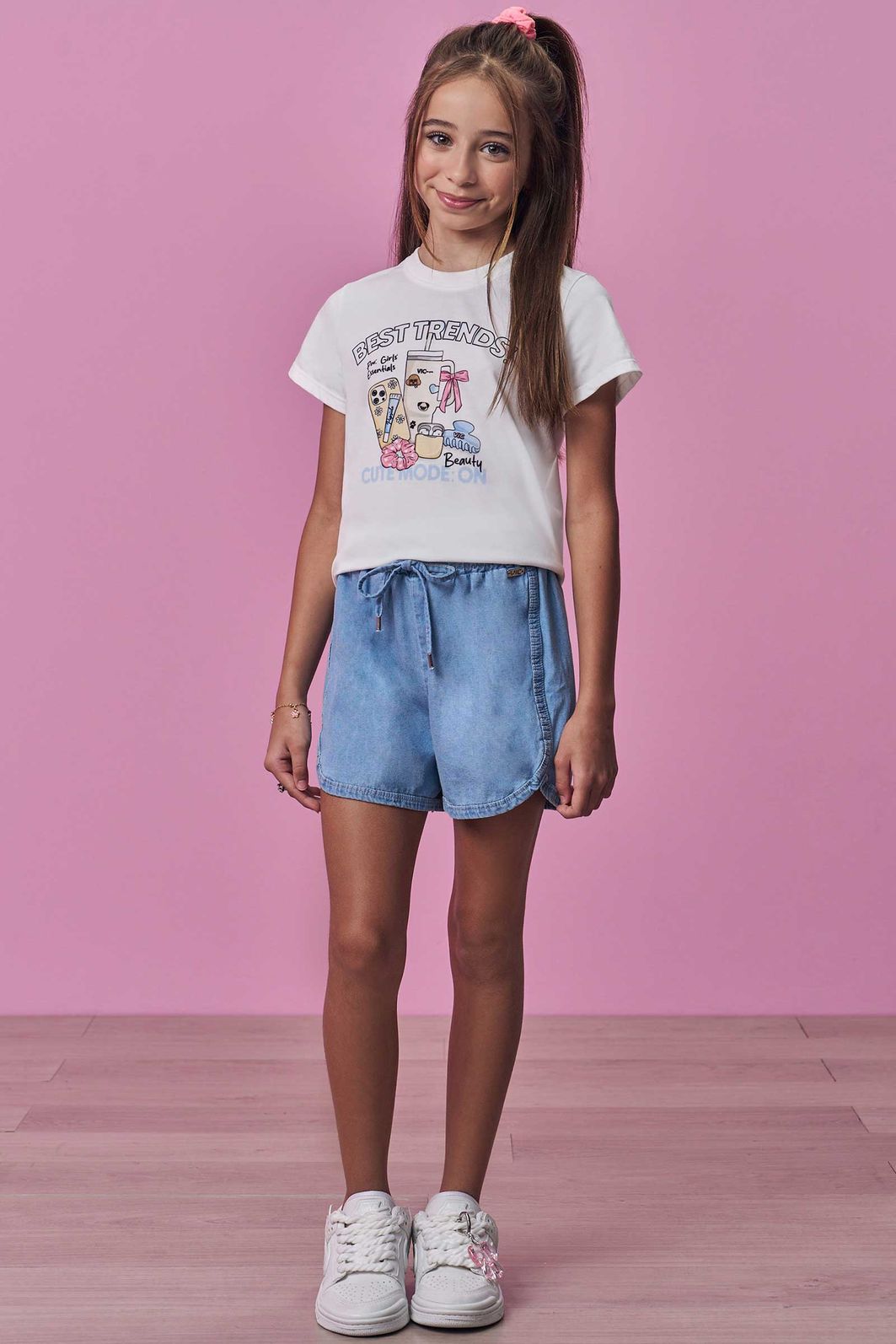 Conjunto de blusa em meia malha e shorts em jeans 99227 Vic Teen Menina Conjunto de blusa em meia malha e shorts em jeans 99227 Vic Teen Menina
