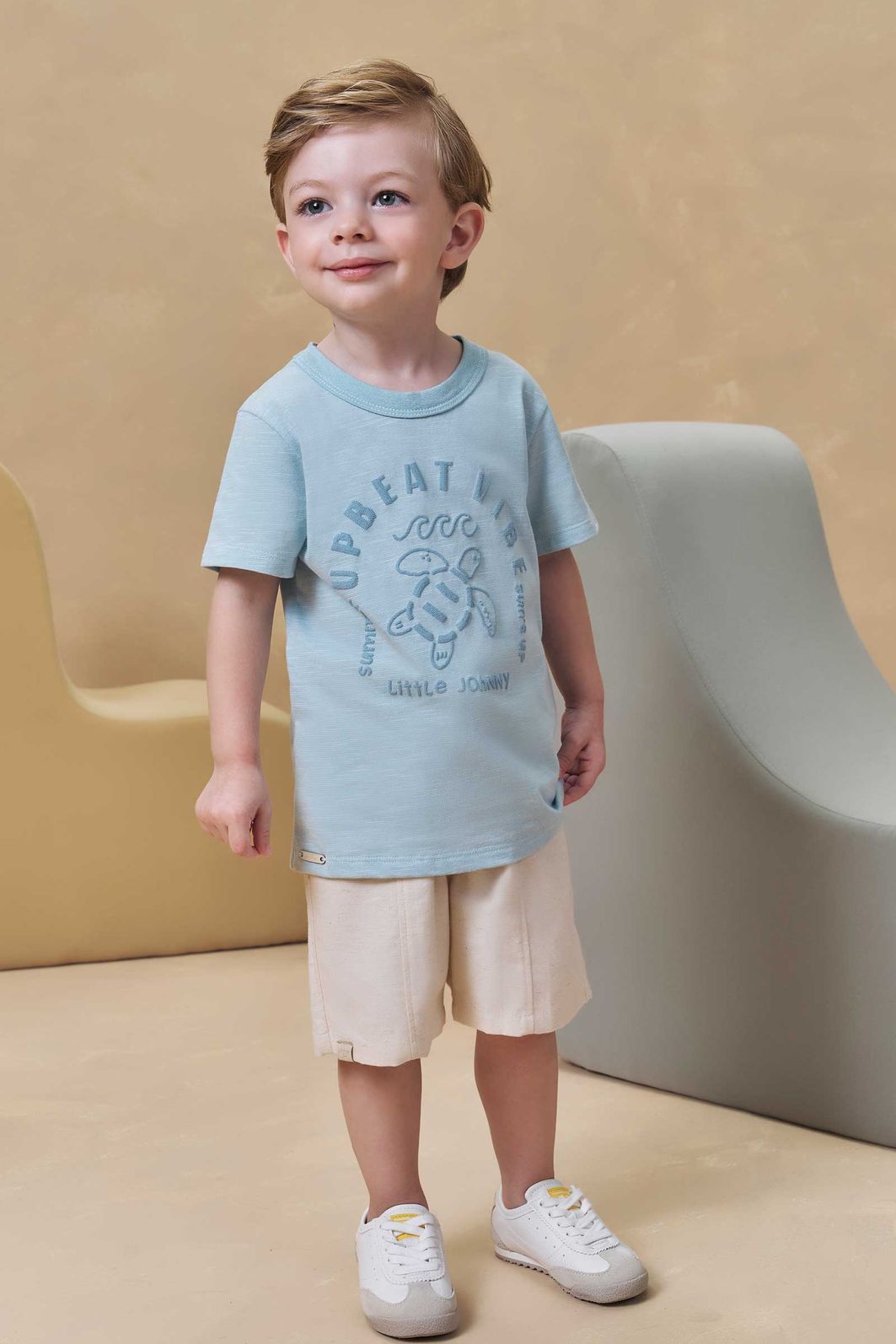 Conjunto de camiseta em meia malha mesclada e bermuda em linho santorine com elastano 95171 Johnny Fox Teen Menino Conjunto de camiseta em meia malha mesclada e bermuda em linho santorine com elastano 95171 Johnny Fox Teen Menino
