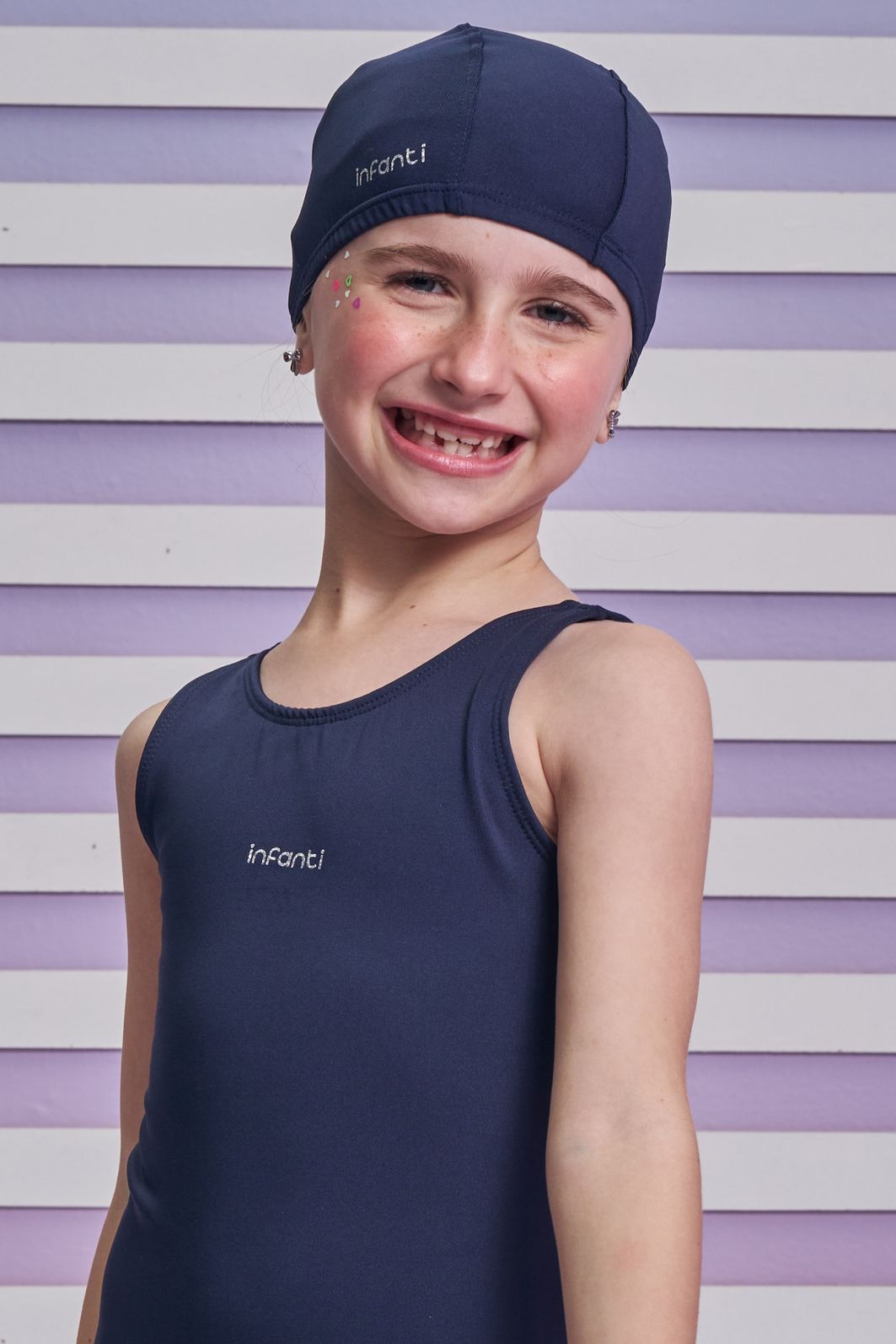Touca de natação em malha UV dry com proteção UV 50+ 95245 Infanti Infantil Menina Touca de natação em malha UV dry com proteção UV 50+ 95245 Infanti Infantil Menina