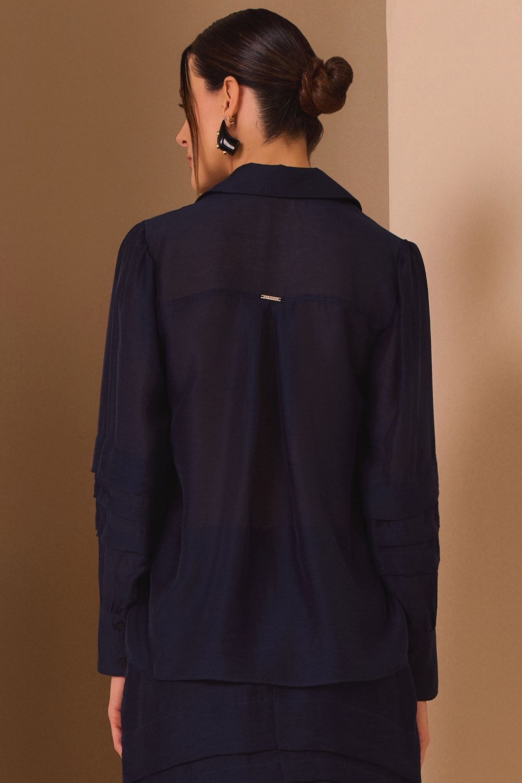 Camisa em tecido tencel premium 98645 Linzzi Camisa em tecido tencel premium 98645 Linzzi