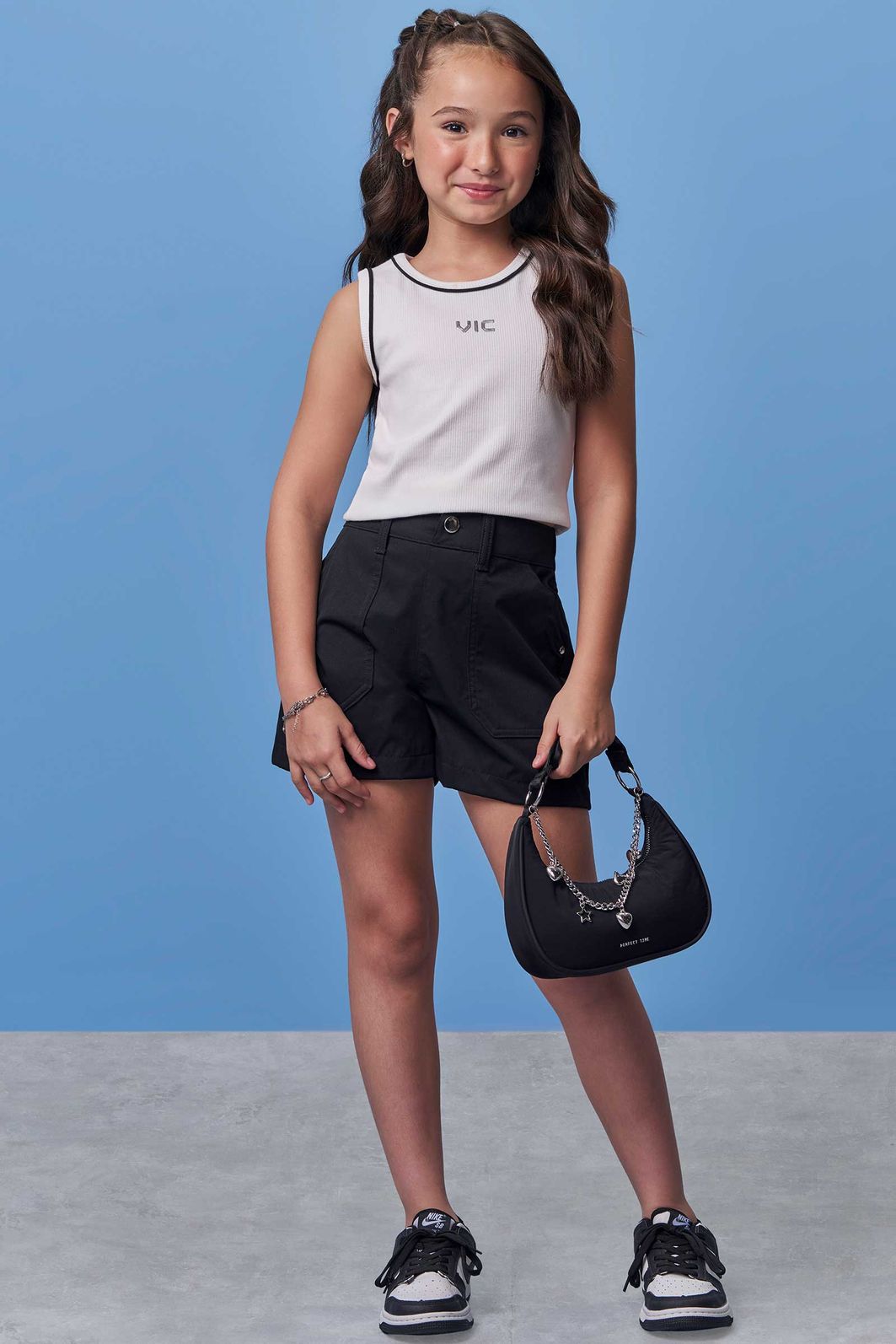 Conjunto de regata em canelado liz e shorts em alfaiataria tecno cargo 98520 Vic Teen Menina Conjunto de regata em canelado liz e shorts em alfaiataria tecno cargo 98520 Vic Teen Menina