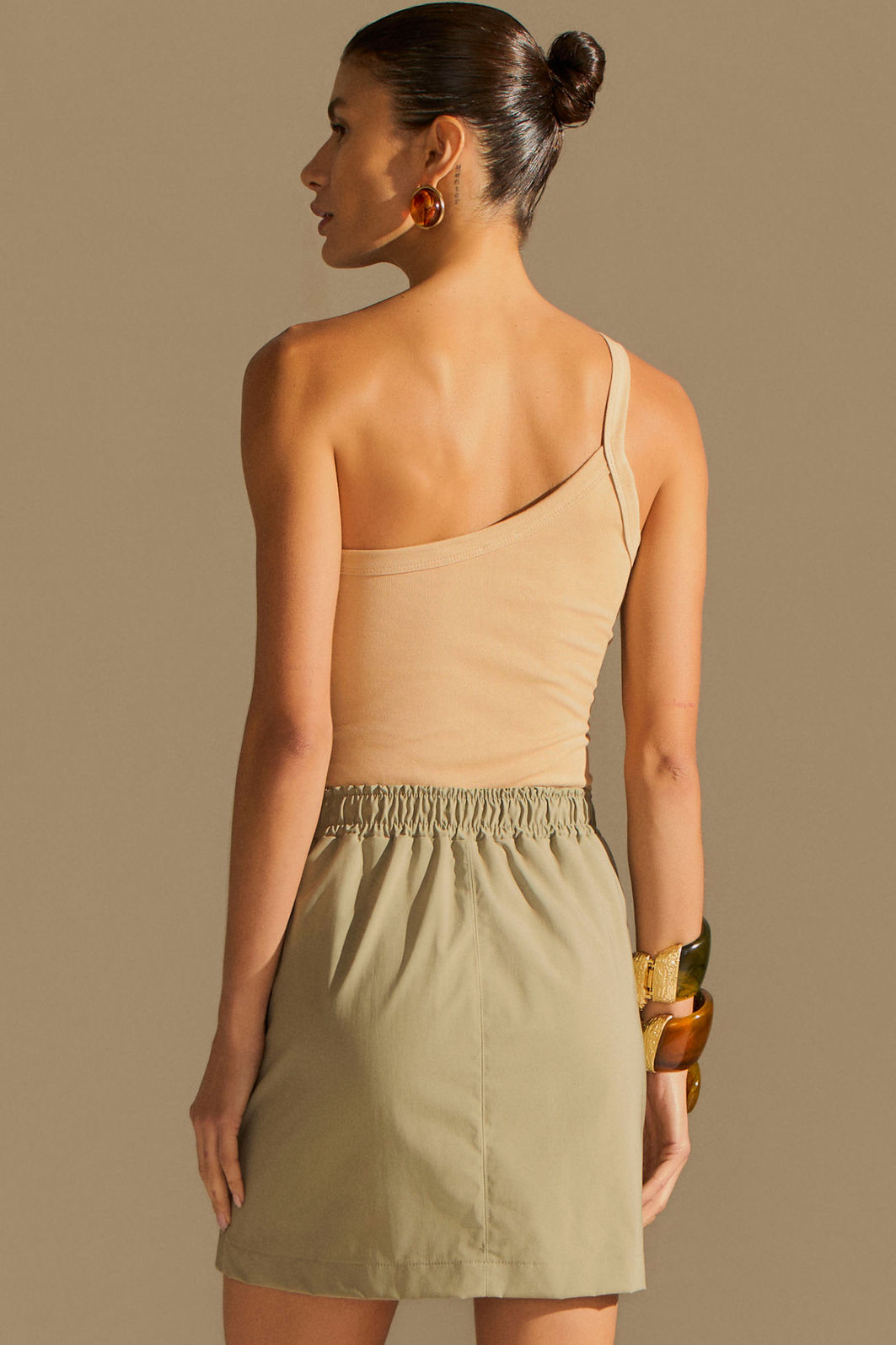 Blusa assimetrica em malha premium estruturada com efeito alfaiataria 94994 Linzzi Blusa assimetrica em malha premium estruturada com efeito alfaiataria 94994 Linzzi