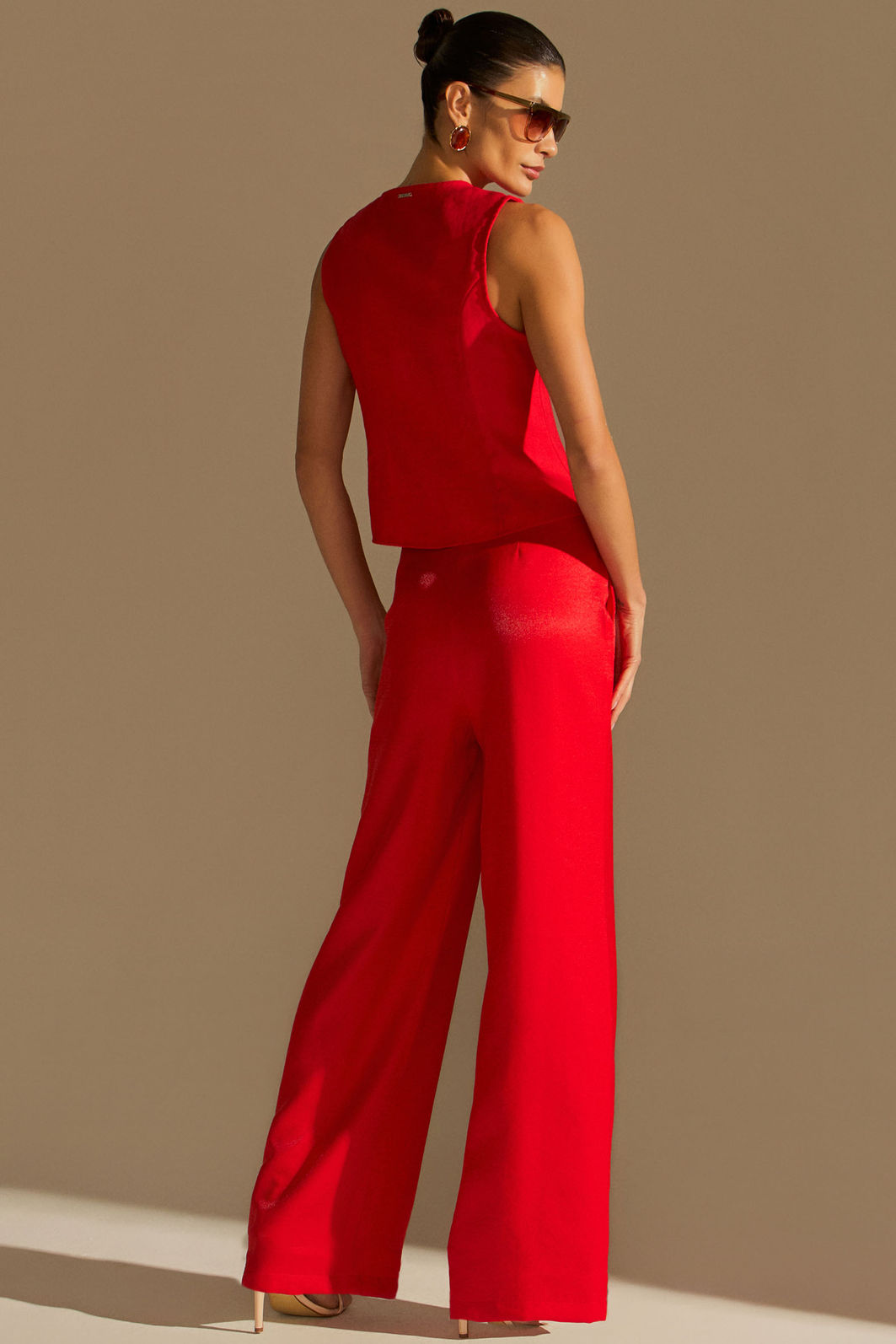 Calça pantalona em crepe alfaiataria 96181 Linzzi Calça pantalona em crepe alfaiataria 96181 Linzzi
