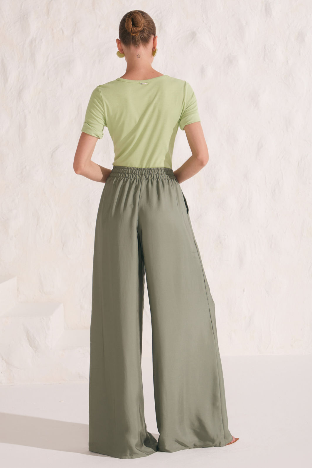 Calça pantalona em crepe alfaiataria francis com shorts forro em malha 87434 Linzzi Calça pantalona em crepe alfaiataria francis com shorts forro em malha 87434 Linzzi