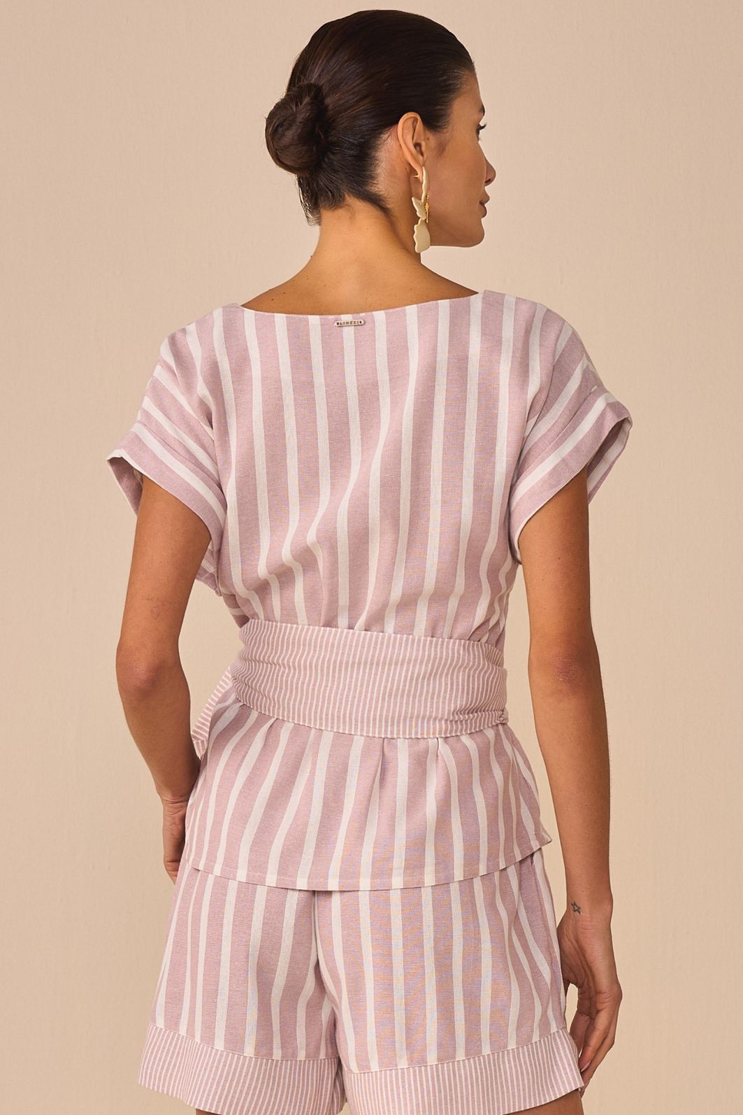 Blusa com amarração em blend de linho listrado 94726 Linzzi