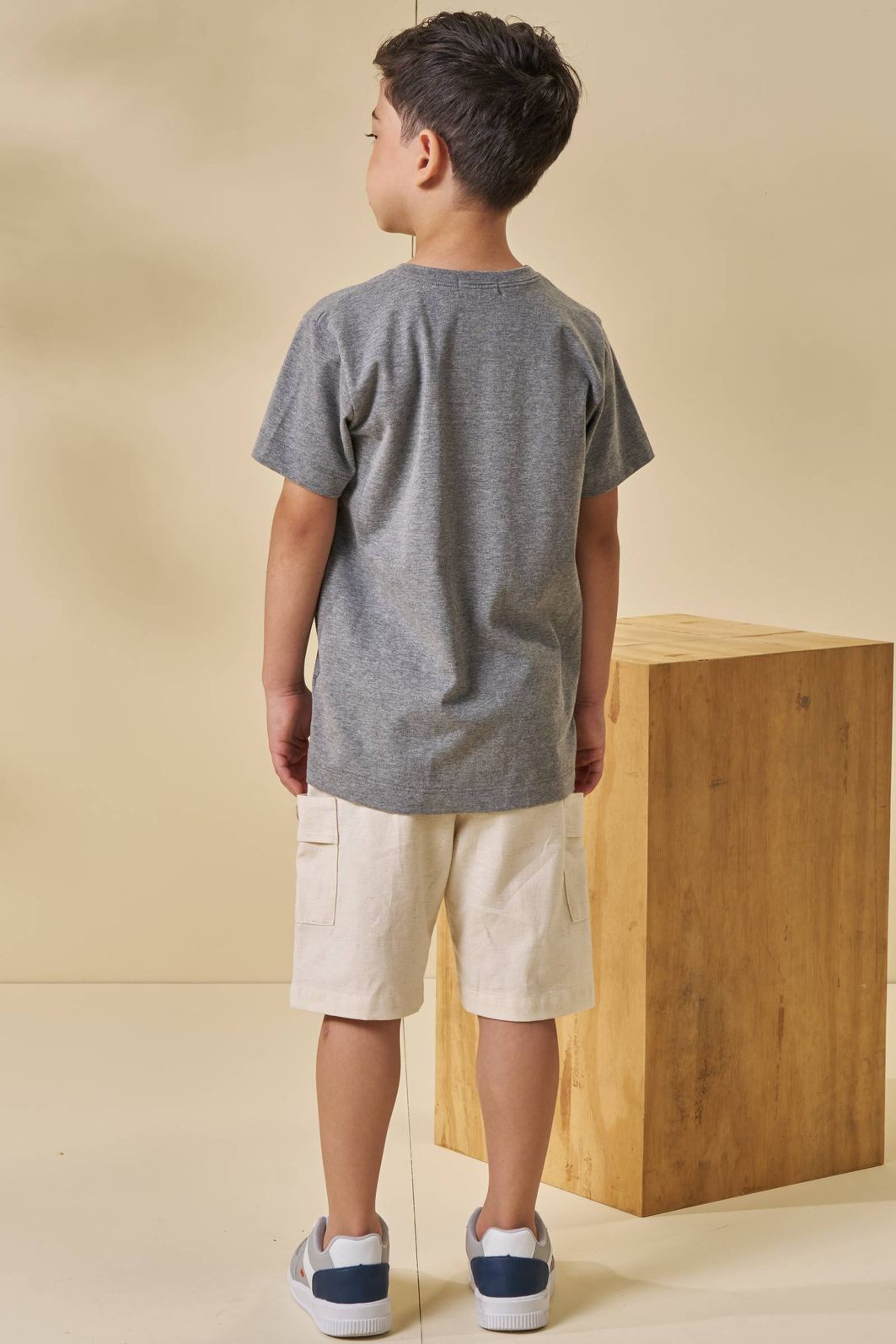 Conjunto de camiseta em meia malha e bermuda em linho santorine com elastano 97176 LucBoo Infantil Menino Conjunto de camiseta em meia malha e bermuda em linho santorine com elastano 97176 LucBoo Infantil Menino