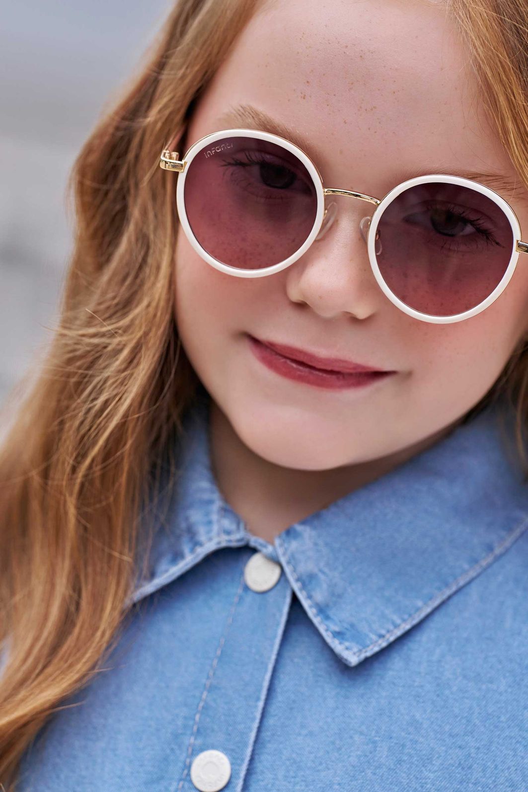 Óculos de sol com proteção UV. Acompanha caixinha e estojo porta óculos. 96739 Infanti Infantil Menina Óculos de sol com proteção UV. Acompanha caixinha e estojo porta óculos. 96739 Infanti Infantil Menina