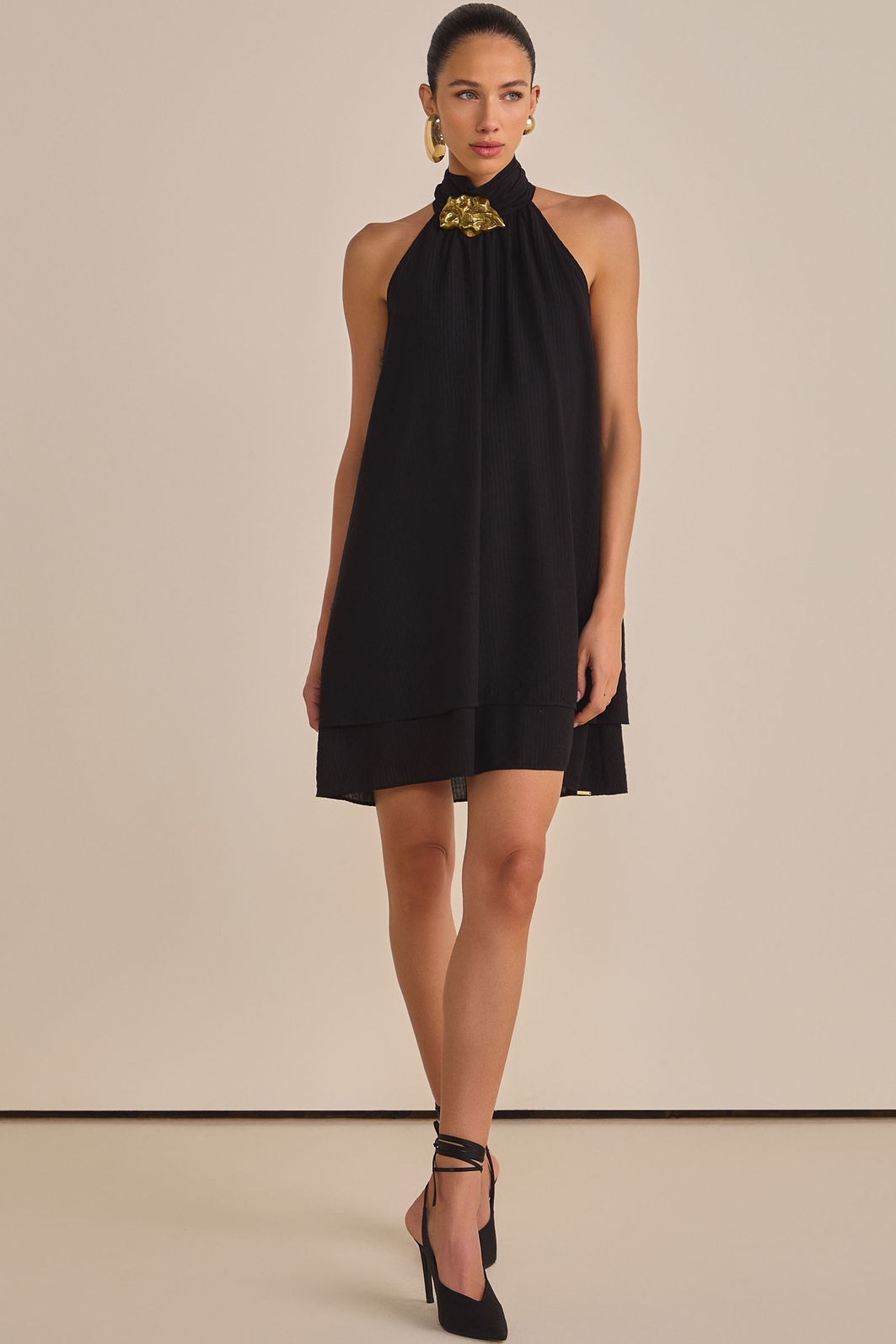 Vestido frente única em chiffon jacquard listrado com cinto faixa 91900 Linzzi