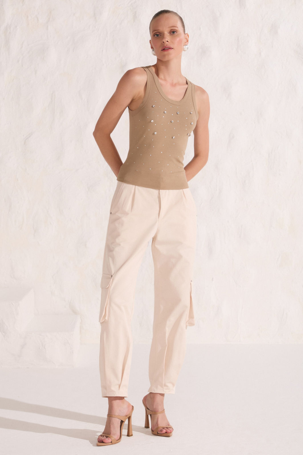 Calça slouchy em estilo alfaiataria 86950 Linzzi Calça slouchy em estilo alfaiataria 86950 Linzzi
