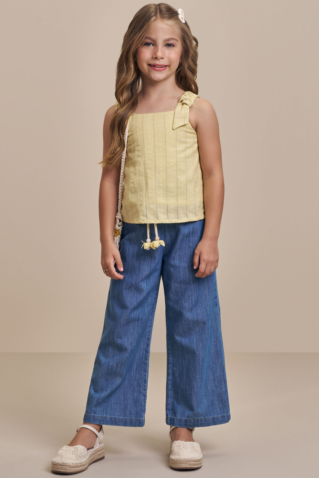 Conjunto de bata em blend de linho bordado com calça mariner em jeans 98883 Infanti Infantil Menina Conjunto de bata em blend de linho bordado com calça mariner em jeans 98883 Infanti Infantil Menina