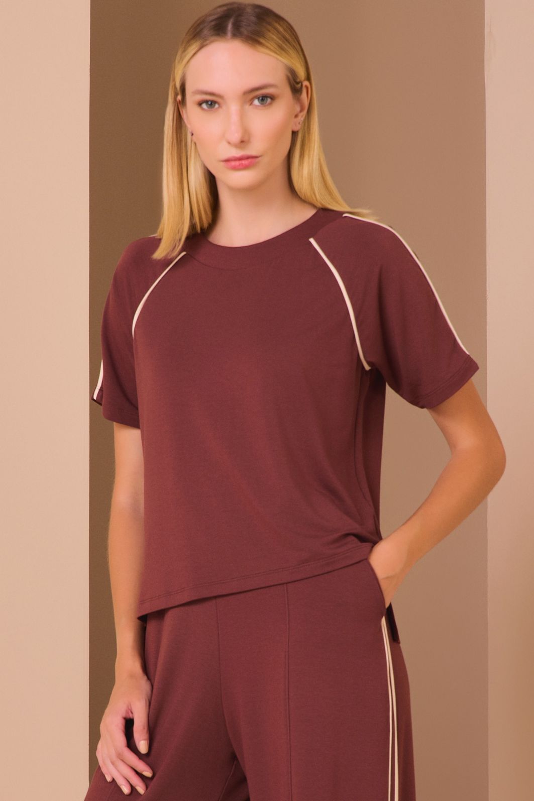 Blusa em malha de viscose premium 97877 Linzzi Blusa em malha de viscose premium 97877 Linzzi