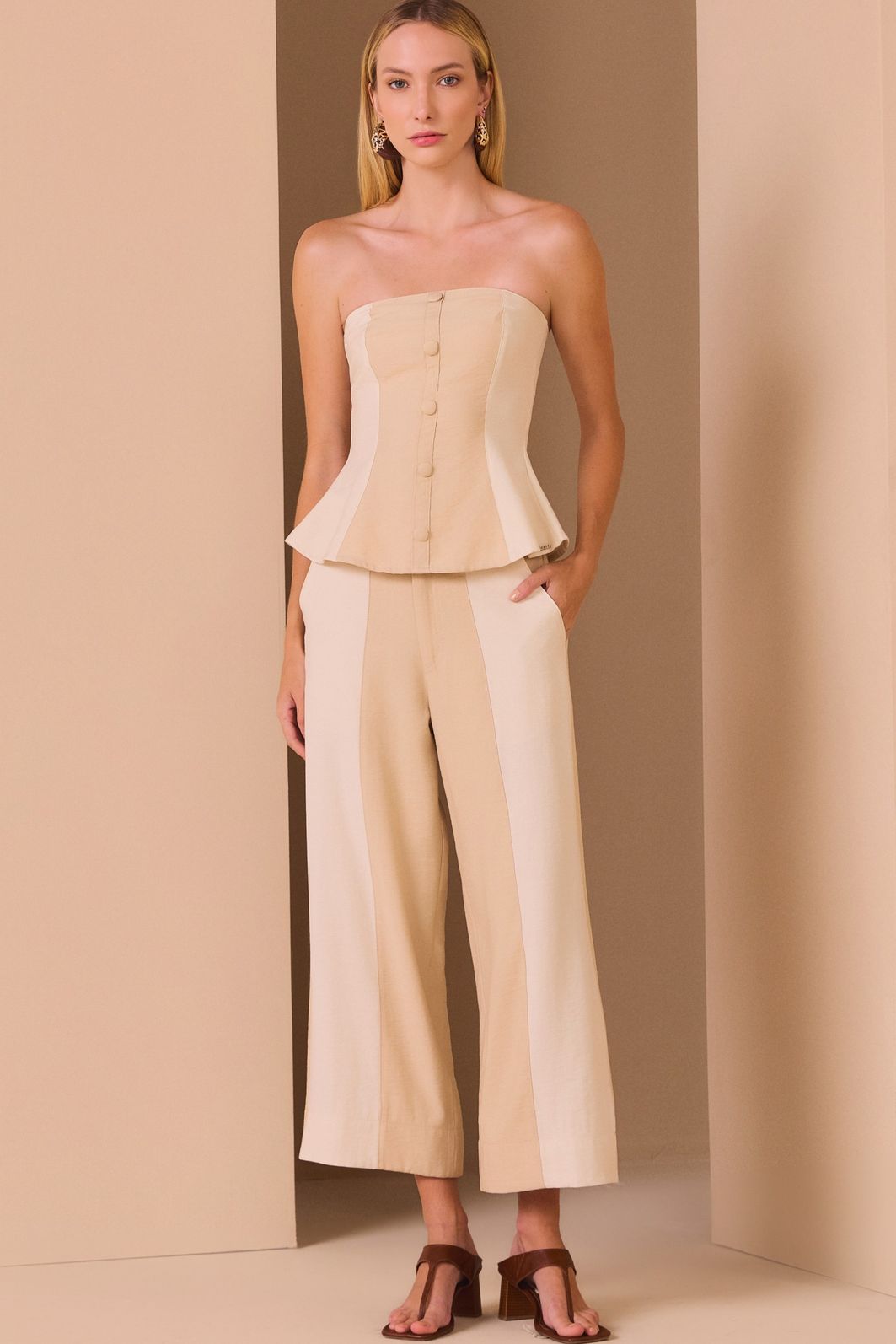 Calça maxi midi em tecido alfaiataria premium 97890 Linzzi Calça maxi midi em tecido alfaiataria premium 97890 Linzzi